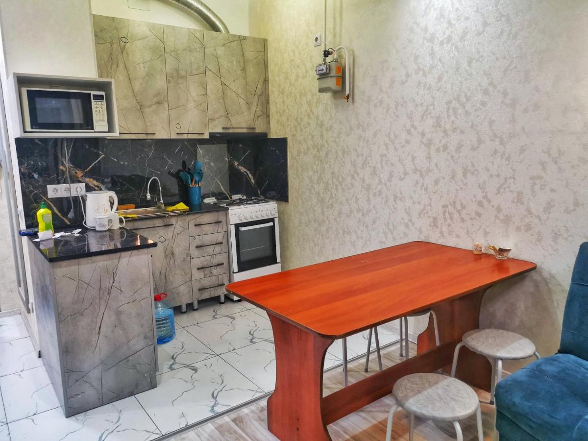 Central Apartment Bishkek Ngoại thất bức ảnh