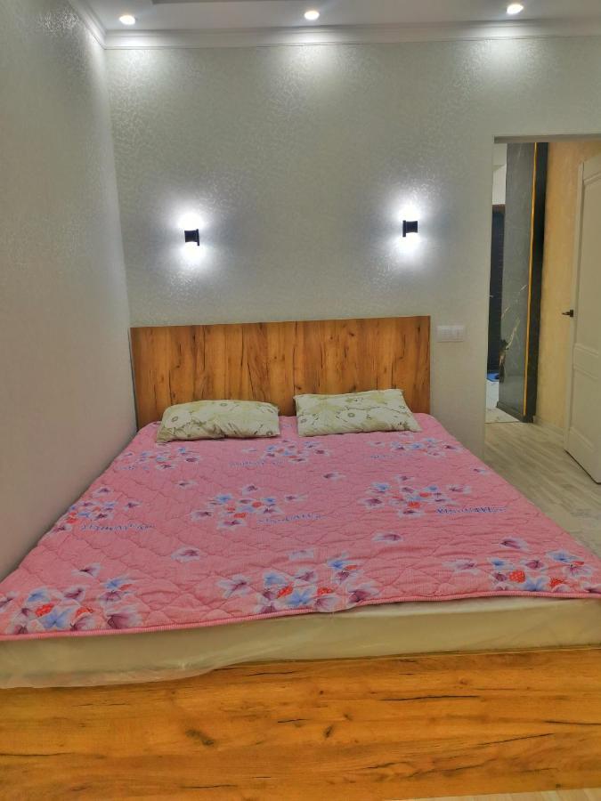 Central Apartment Bishkek Ngoại thất bức ảnh