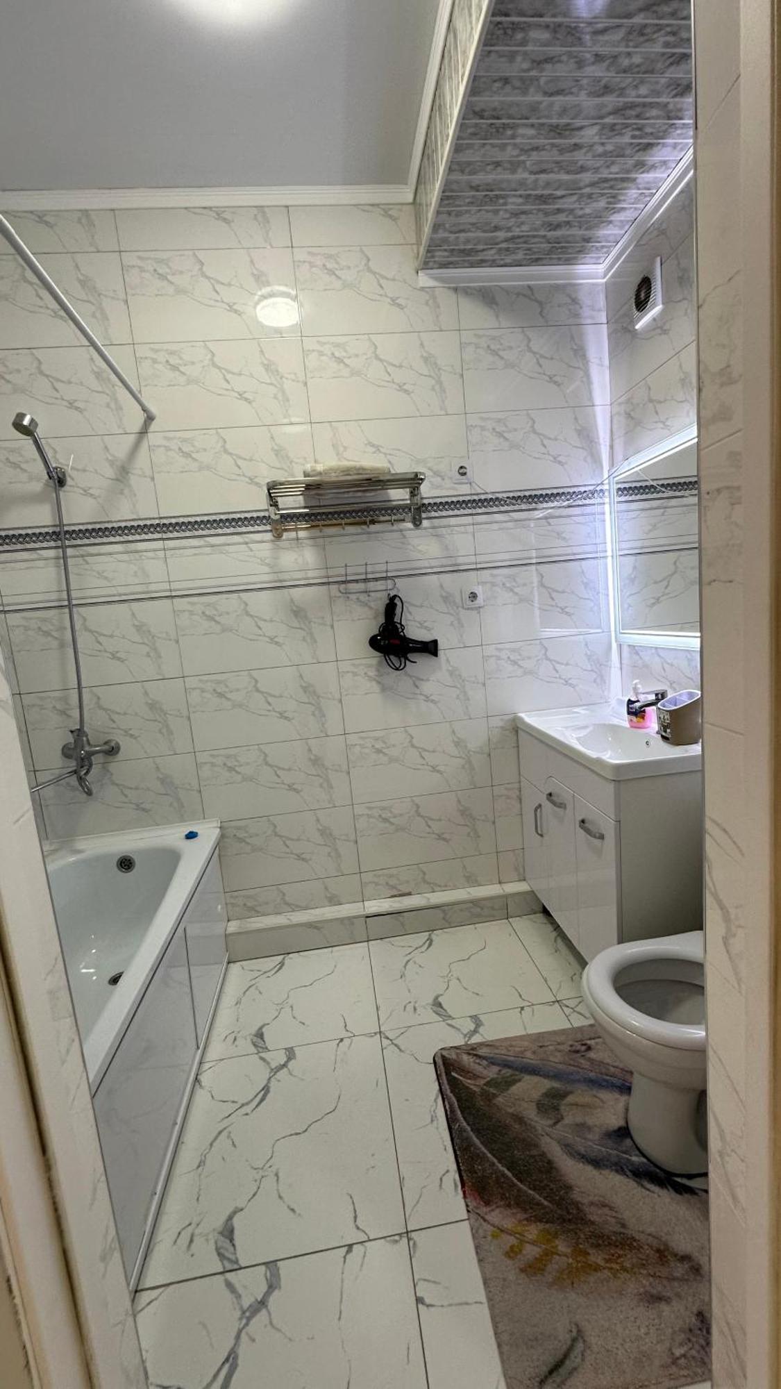 Central Apartment Bishkek Ngoại thất bức ảnh