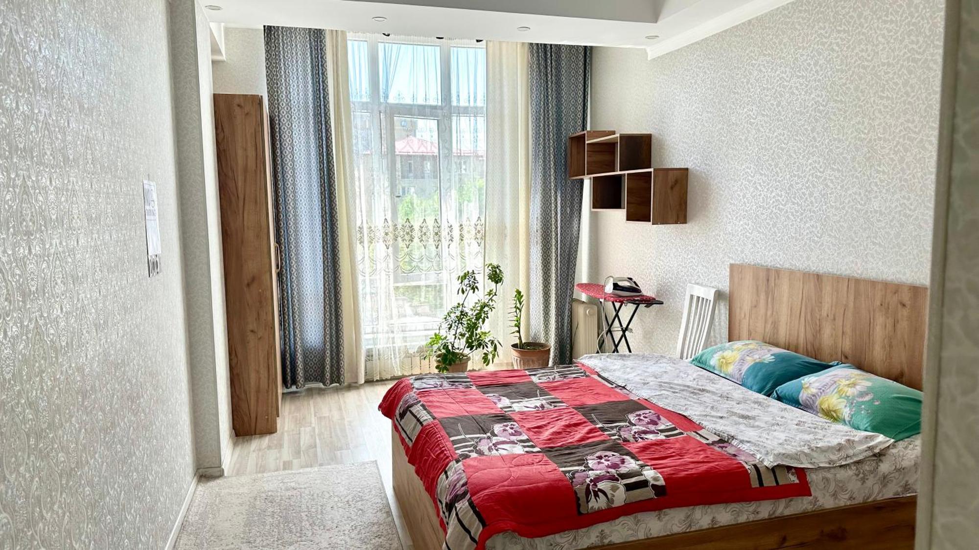 Central Apartment Bishkek Ngoại thất bức ảnh